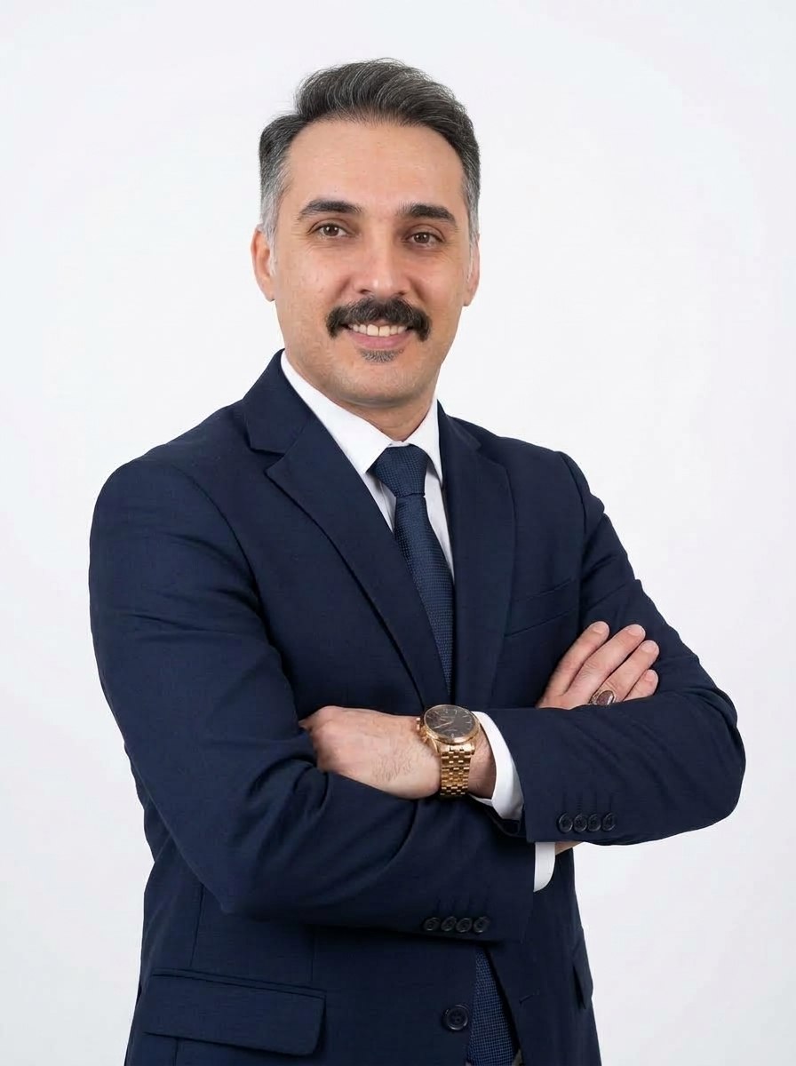 Portrait of Rozbeh Ardekani